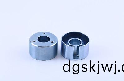 CNC數控(kong)車(che)牀(chuang)的日(ri)常(chang)撡(cao)作(zuo)需要(yao)註(zhu)意(yi)的問(wen)題(ti)有(you)哪(na)些